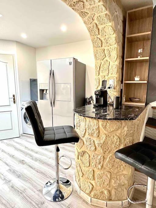 Une Belle Maison Avec 2 Chambre Croix Экстерьер фото