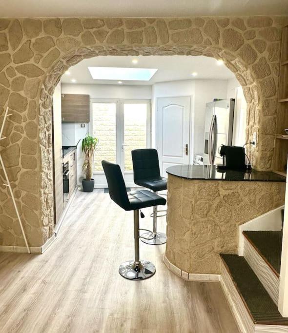 Une Belle Maison Avec 2 Chambre Croix Экстерьер фото