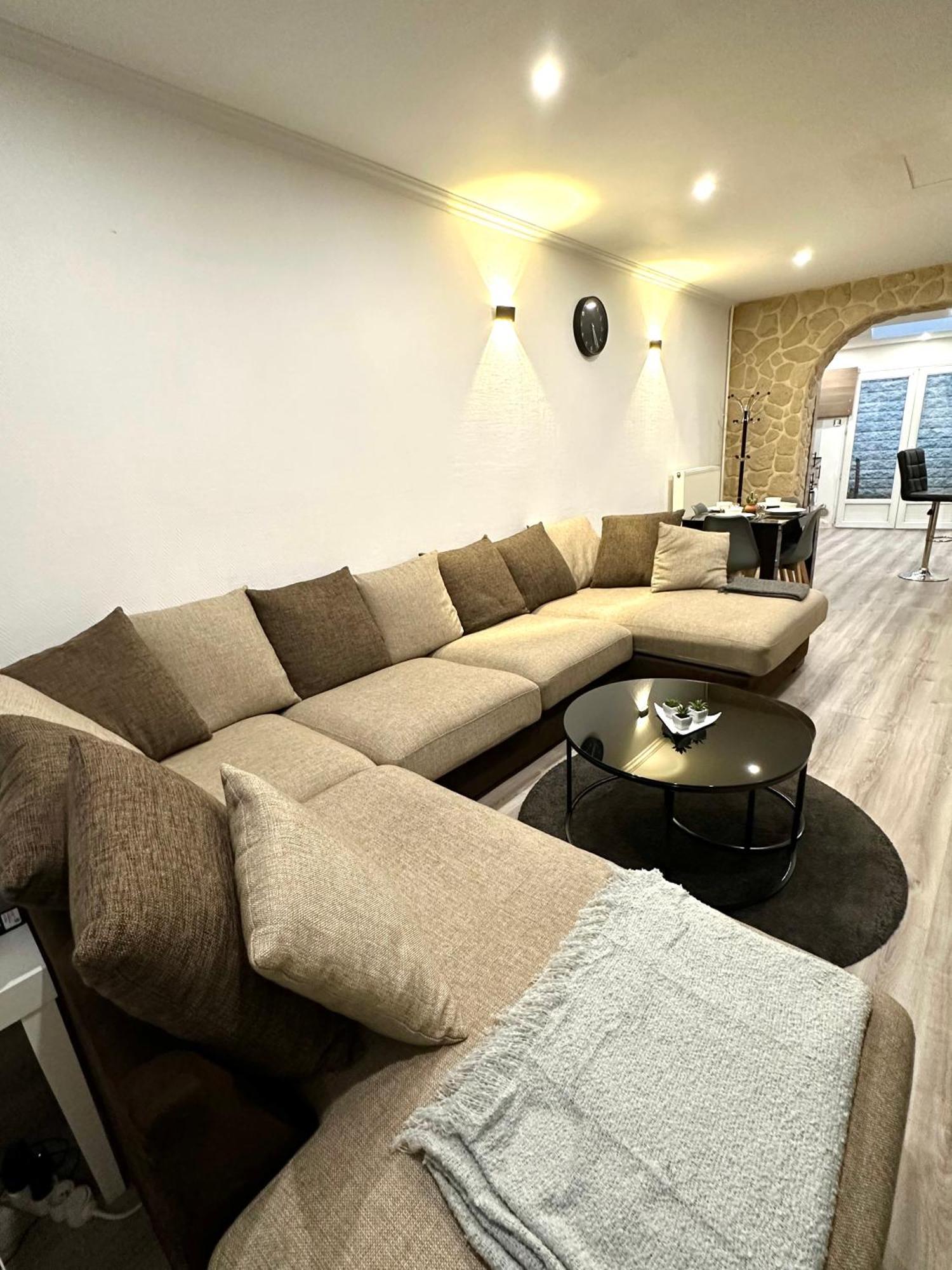 Une Belle Maison Avec 2 Chambre Croix Экстерьер фото