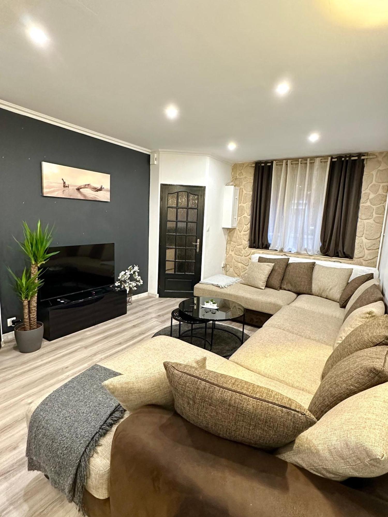 Une Belle Maison Avec 2 Chambre Croix Экстерьер фото